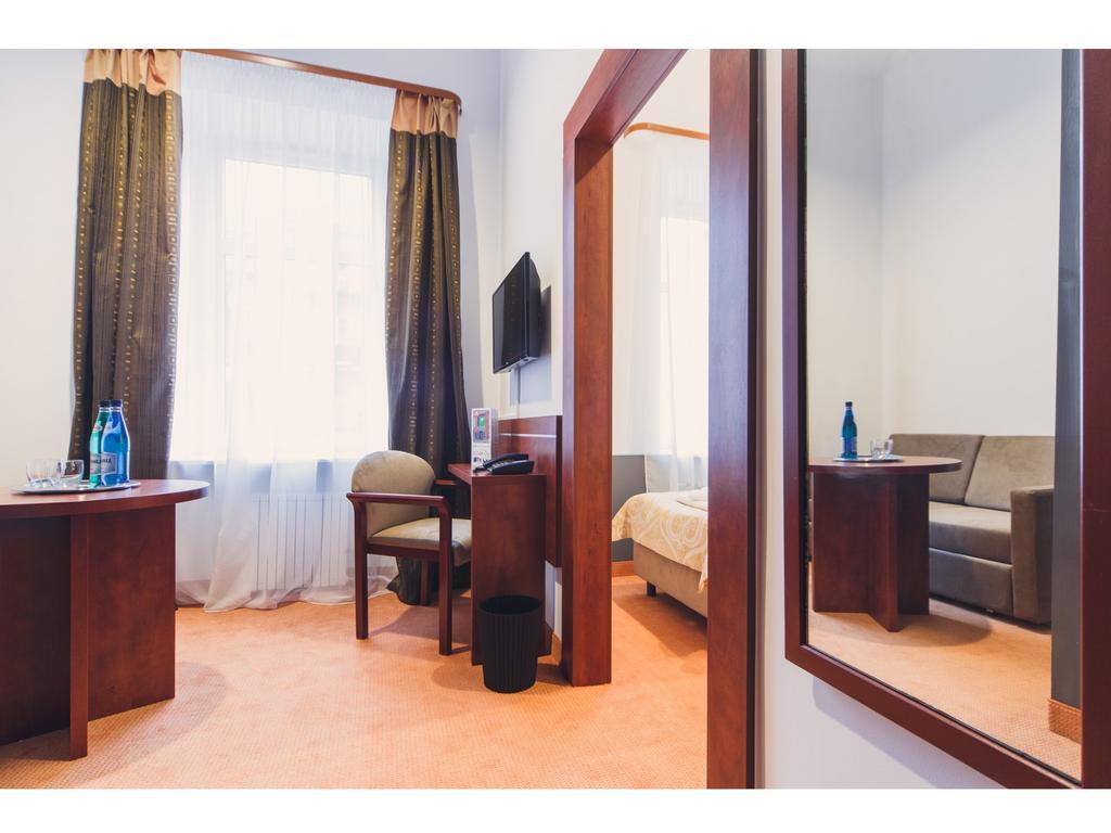 Hotel Chmielna Warsaw Room photo